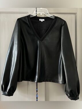 Evereve Women's Black Faux Leather V-Neck Top